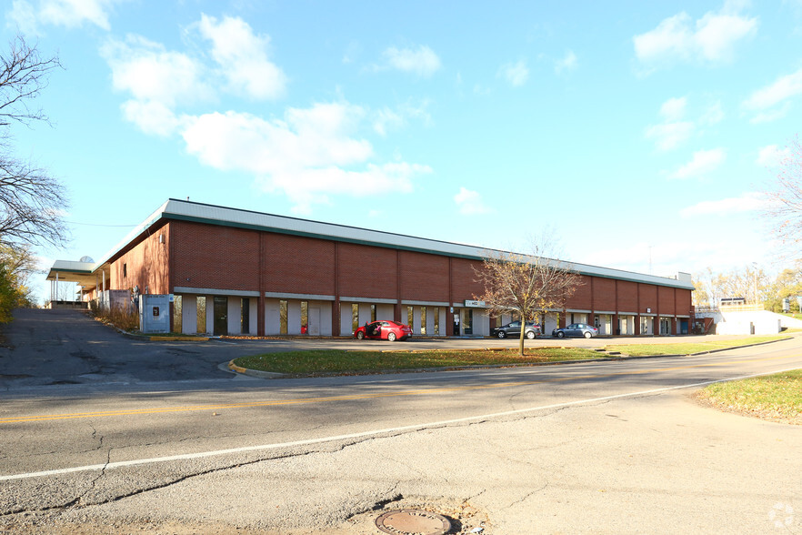 3467-3575 Beecher Rd, Flint, MI for sale - Building Photo - Image 2 of 4