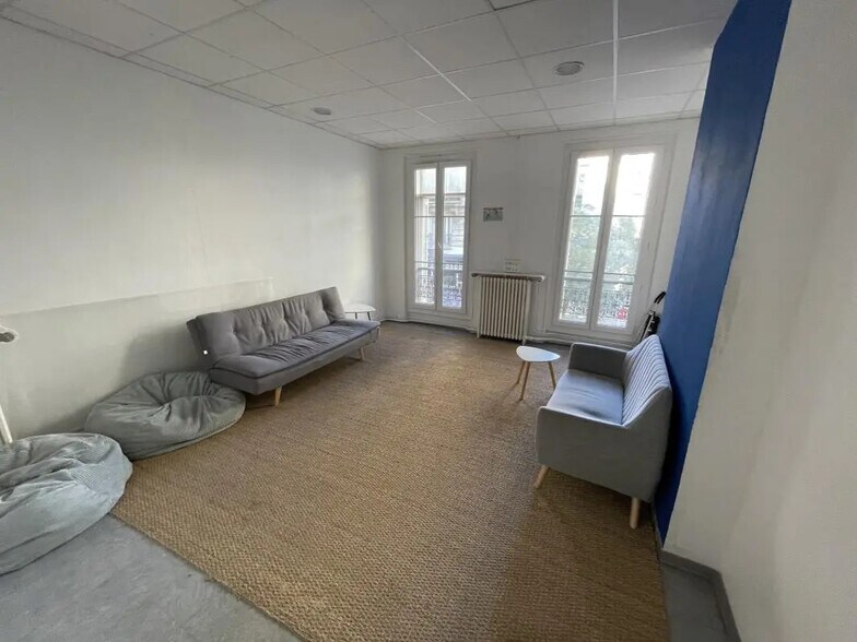 Office in Marseille for lease - Interior Photo - Image 3 of 16