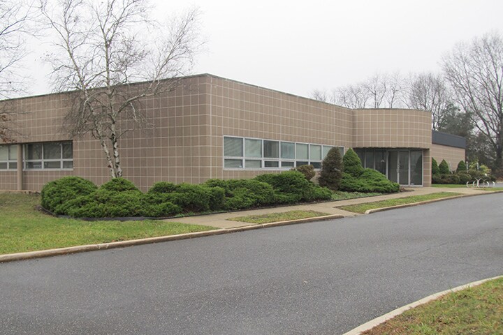 17 Roland Ave, Mount Laurel, NJ for sale Building Photo- Image 1 of 1