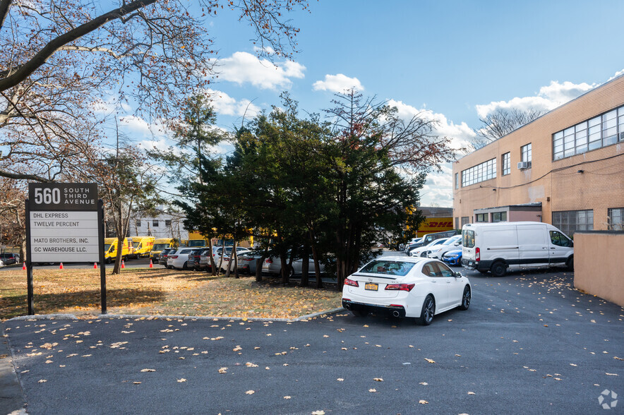 560 S 3rd Ave, Mount Vernon, NY for lease - Primary Photo - Image 1 of 6