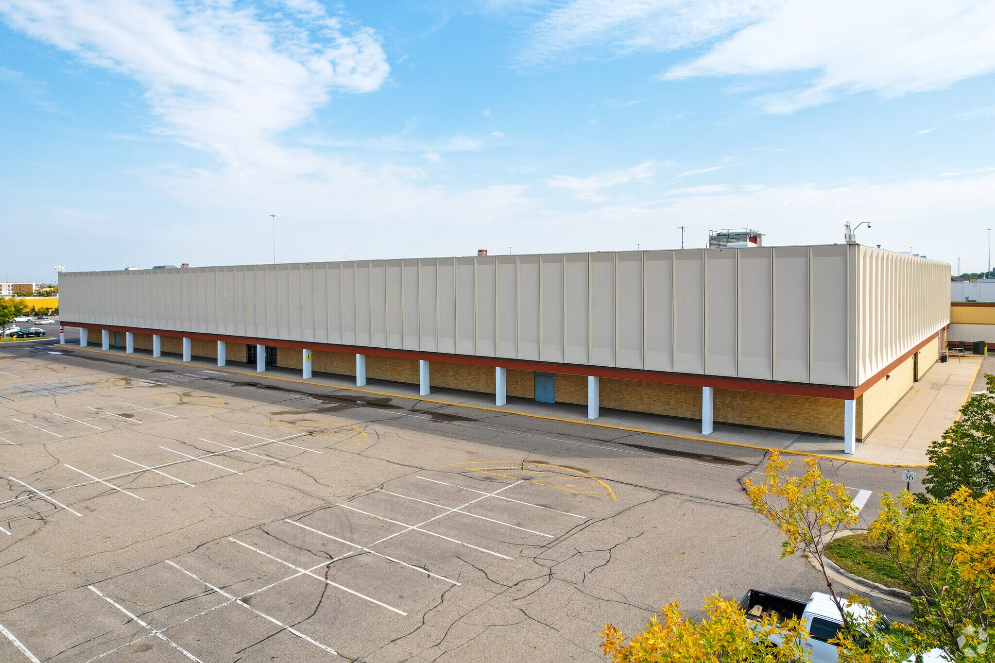 3902 13th Ave S, Fargo, ND for sale Primary Photo- Image 1 of 1