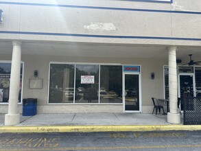 7000 Charleston Shores Blvd, Lake Worth, FL for lease Building Photo- Image 1 of 1