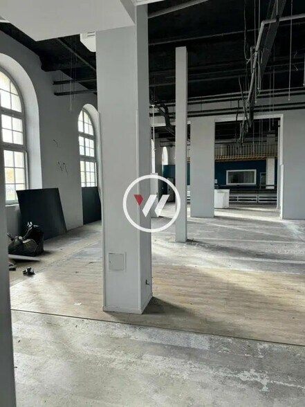 Flex in Compiègne for lease - Interior Photo - Image 3 of 4