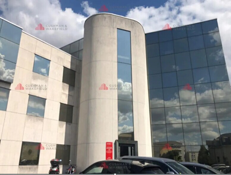 Office in Dijon for lease - Building Photo - Image 1 of 5