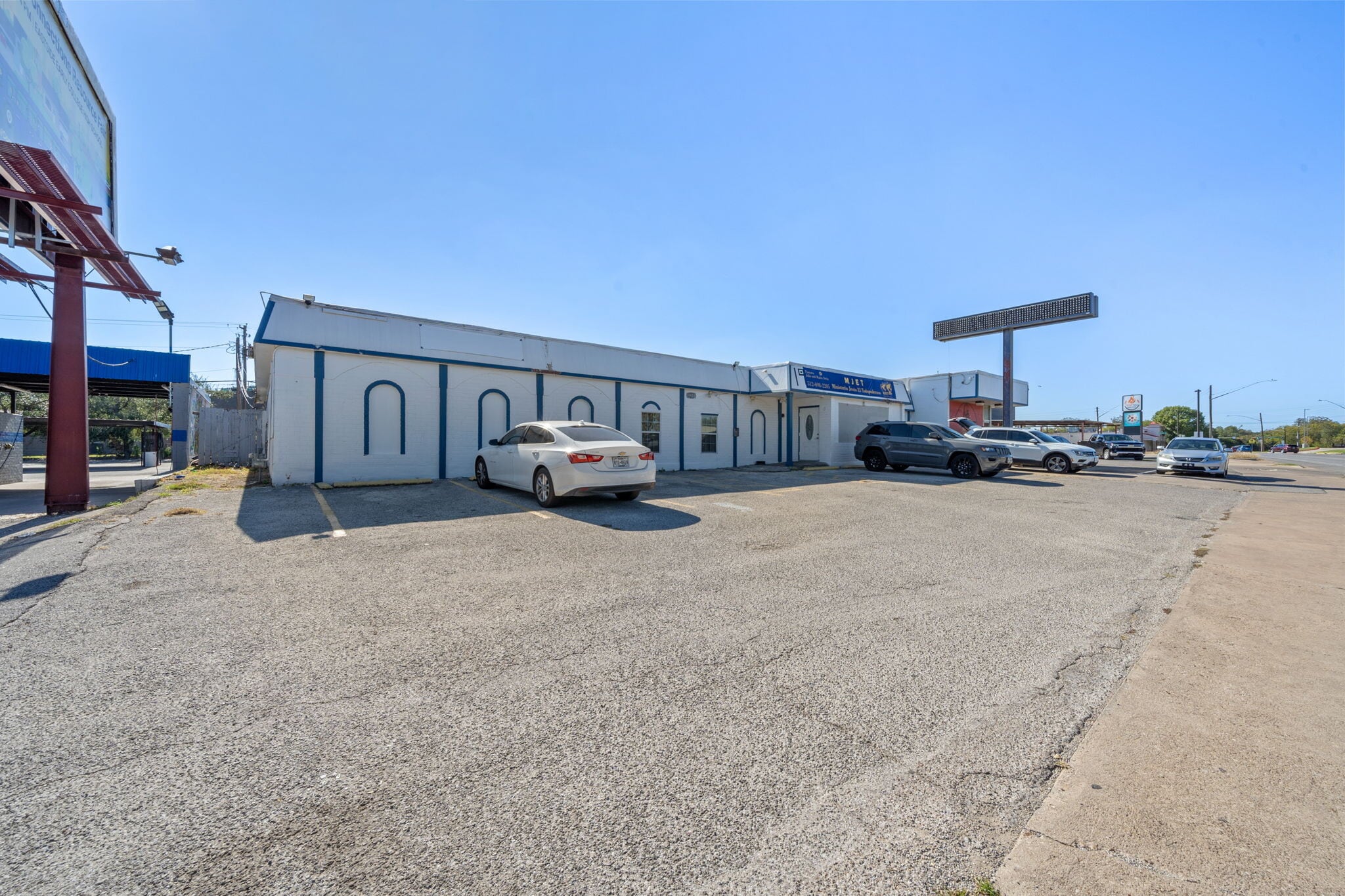 1903-1905 Gaston Place portfolio of 2 properties for sale on LoopNet.com Building Photo- Image 1 of 8