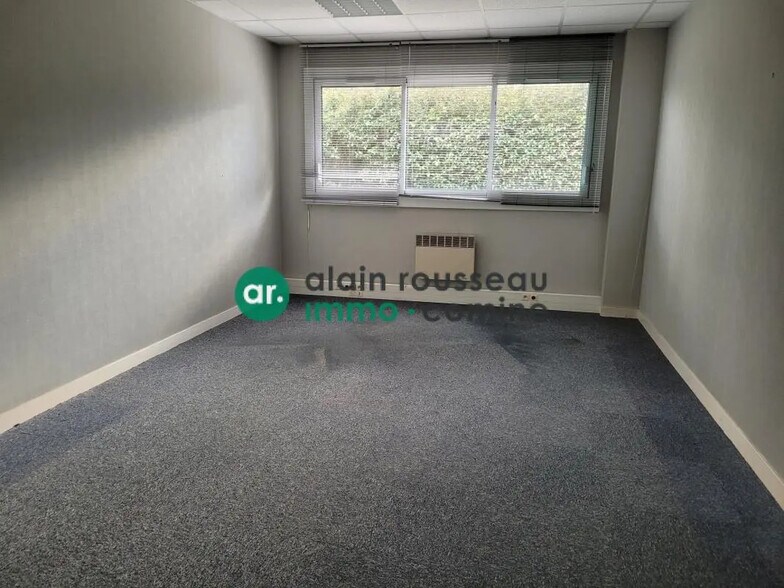 Office in Orvault for lease - Interior Photo - Image 3 of 6