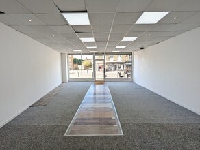 2 Langley Parade, Abbots Langley for lease Interior Photo- Image 1 of 4