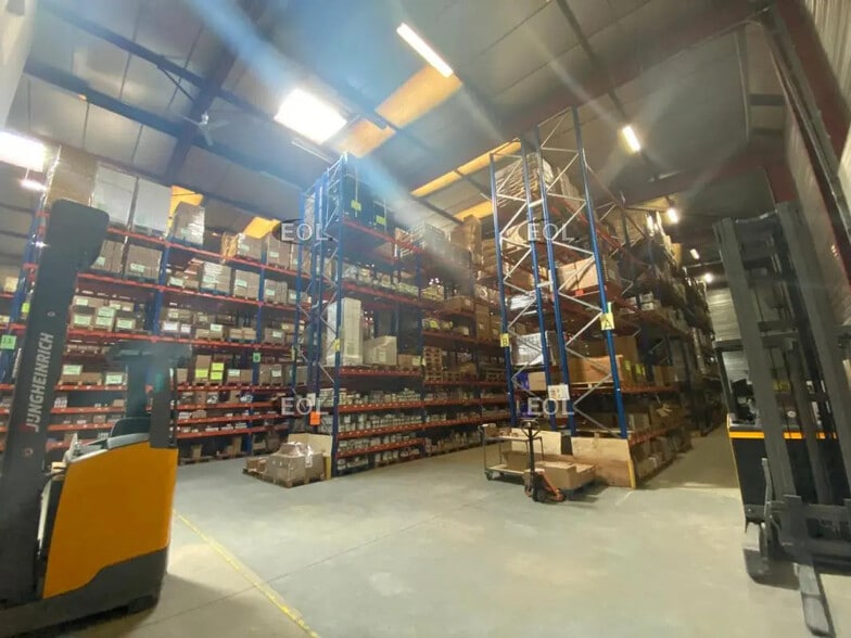 Industrial in Meaux for sale - Building Photo - Image 3 of 20