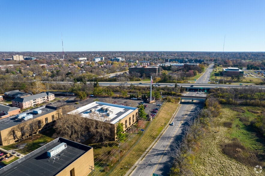 921 Chatham Ln, Columbus, OH for sale - Aerial - Image 3 of 22