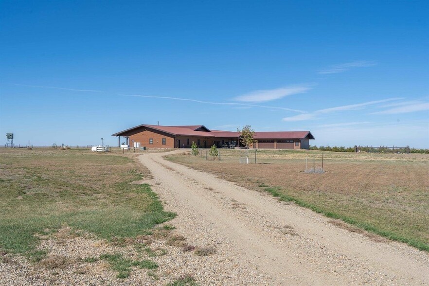 21627 Hardingrove Rd, Milesville, SD for sale - Building Photo - Image 2 of 9