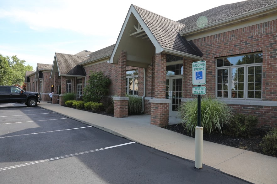 229 E Wallings Rd, Broadview Heights, OH 44147