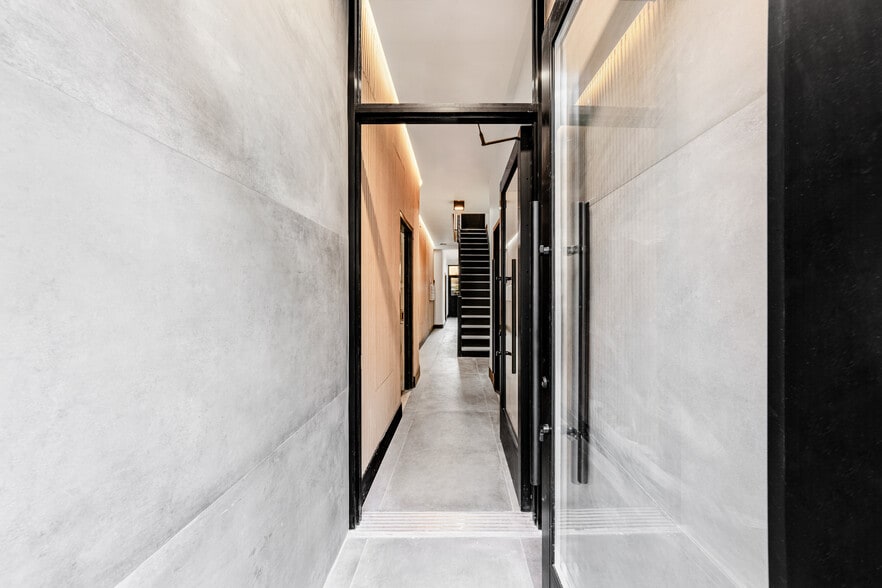 175-177 East Third St portfolio of 2 properties for sale on LoopNet.com - Building Photo - Image 2 of 18