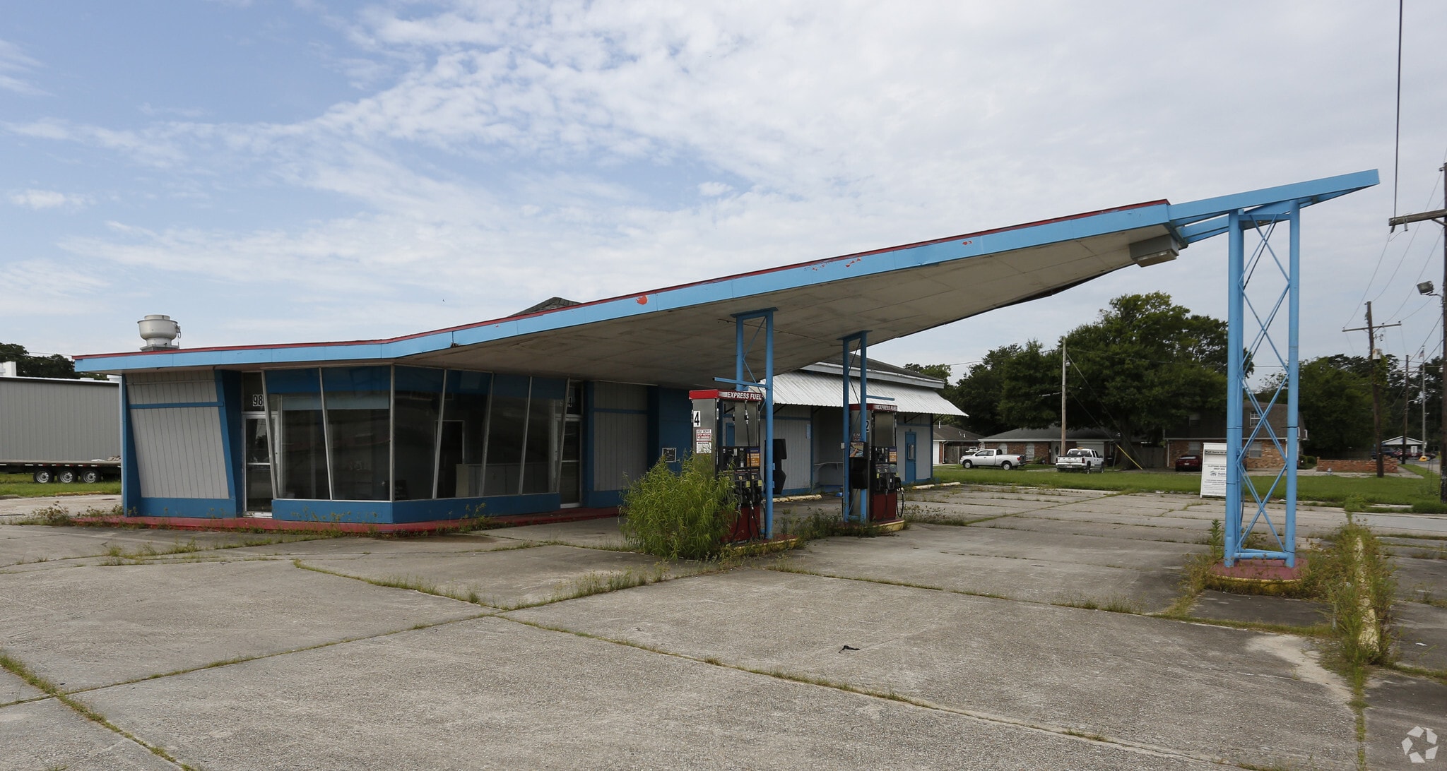 984 Hickory Ave, Harahan, LA for sale Primary Photo- Image 1 of 1