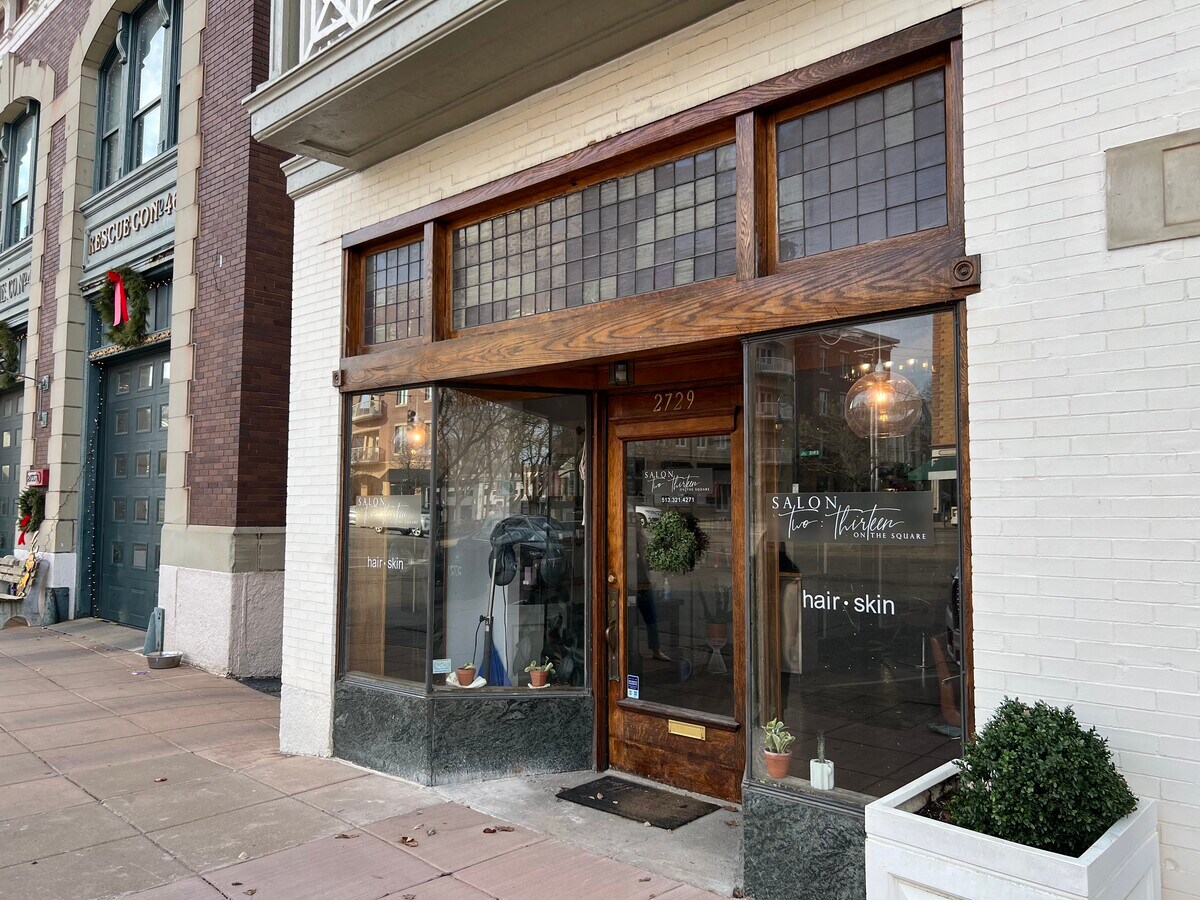 27272729 Erie Ave, Cincinnati, OH 45208