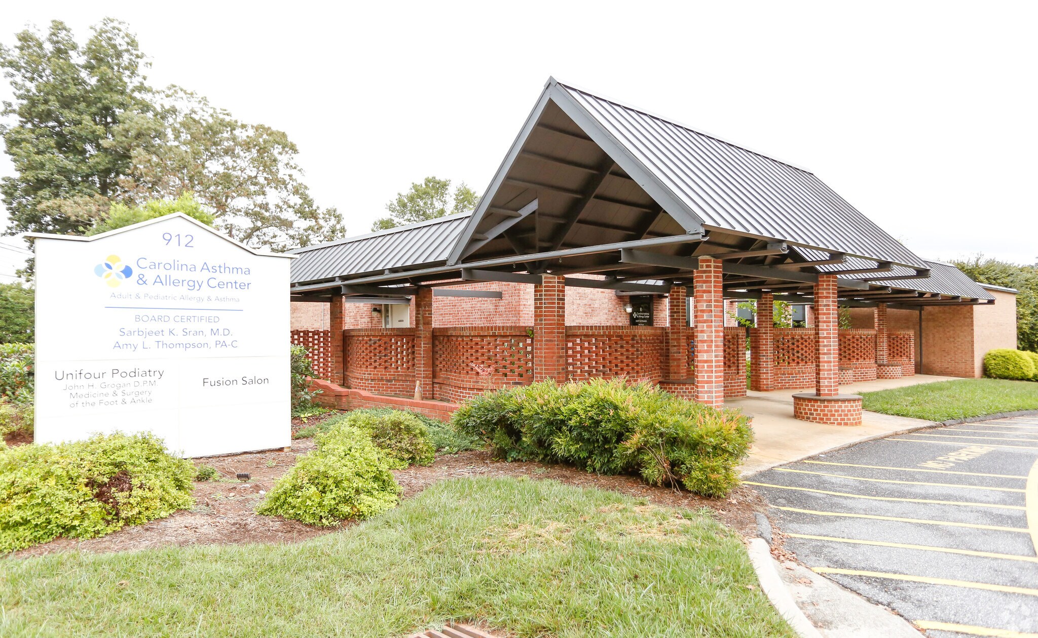 912 2nd St NE, Hickory, NC for sale Building Photo- Image 1 of 1