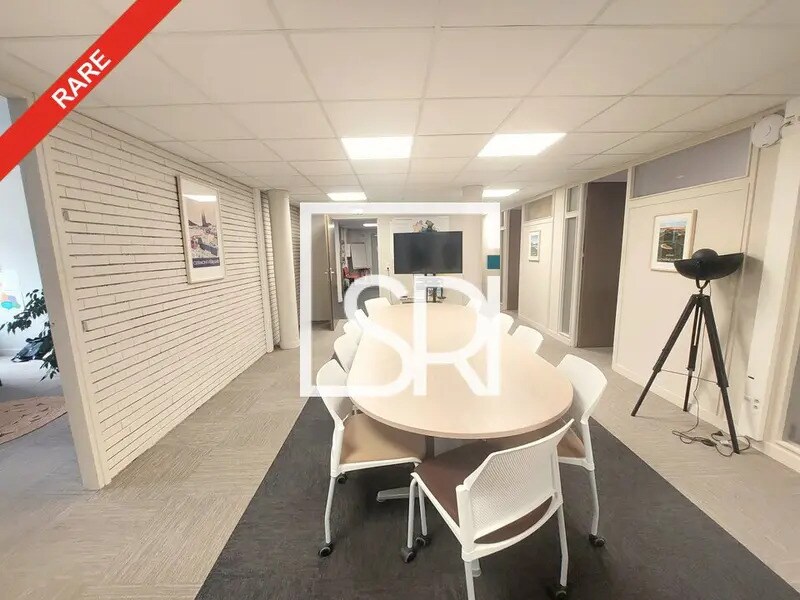 Office in Clermont-Ferrand for sale Interior Photo- Image 1 of 13