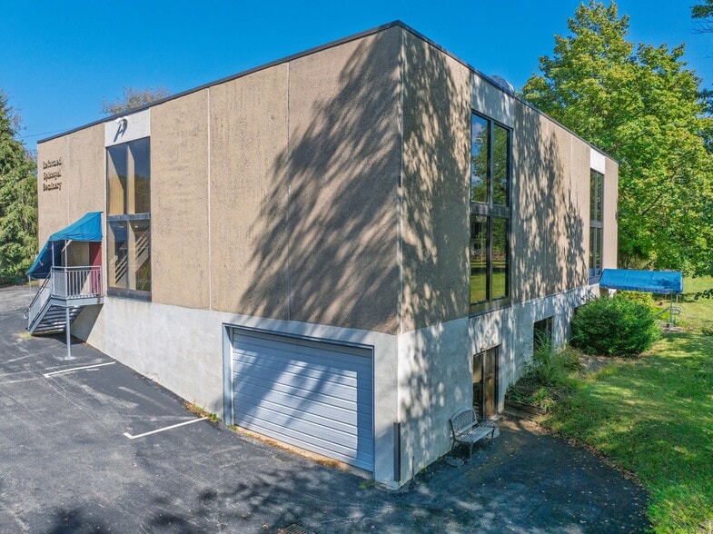 831 Dekalb Pike portfolio of 3 properties for sale on LoopNet.com - Building Photo - Image 3 of 5