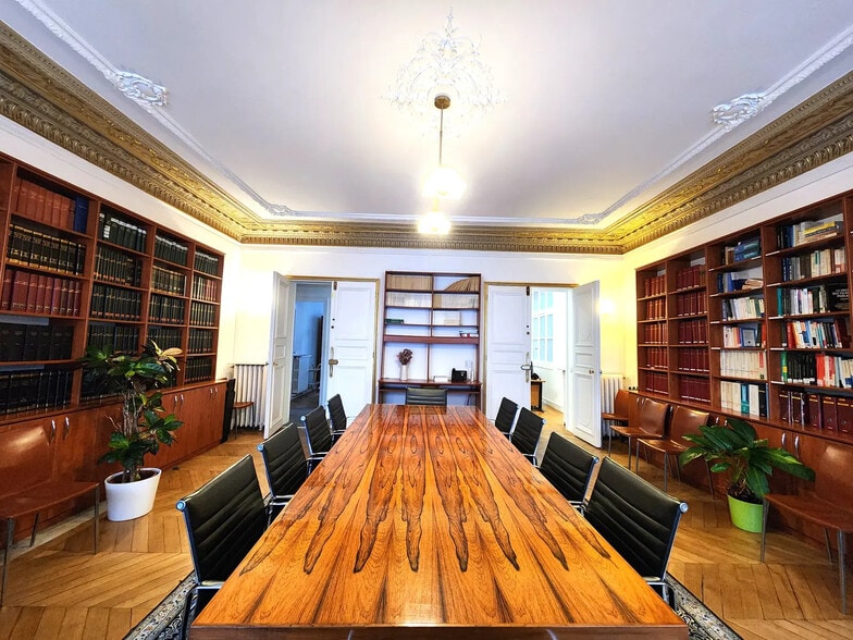 90 Rue D'Amsterdam, Paris for sale - Building Photo - Image 2 of 30