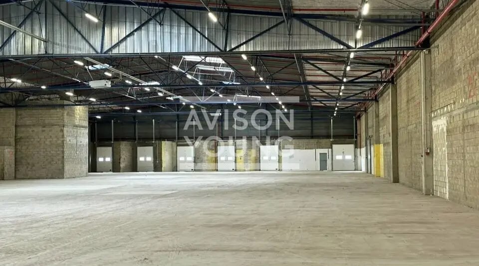 Flex in Pantin for lease - Interior Photo - Image 3 of 7