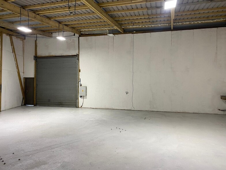 unit 1a Co, Swanscombe for lease - Building Photo - Image 3 of 4