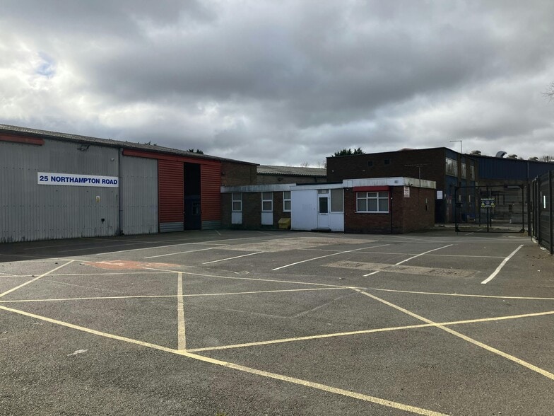 25 Northampton Rd, Scunthorpe for sale - Building Photo - Image 3 of 17