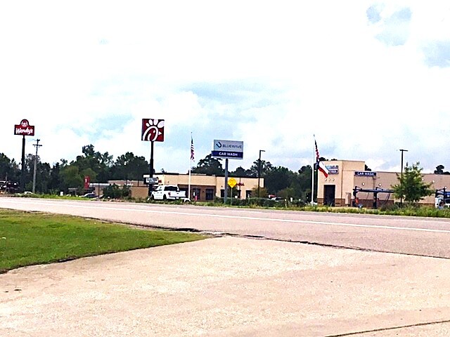 1934-1940 U S Highway 190 W, Livingston, TX for lease - Building Photo - Image 2 of 20