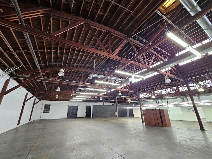 2853 E Pico Blvd, Los Angeles, CA for lease - Building Photo - Image 3 of 10