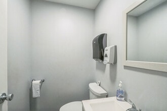 175 Commerce Dr, Hauppauge, NY for lease Interior Photo- Image 2 of 2