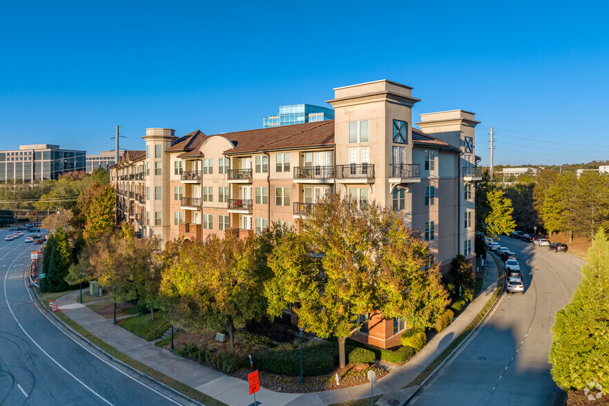 901 Abernathy Rd, Sandy Springs, GA for lease - Primary Photo - Image 1 of 6