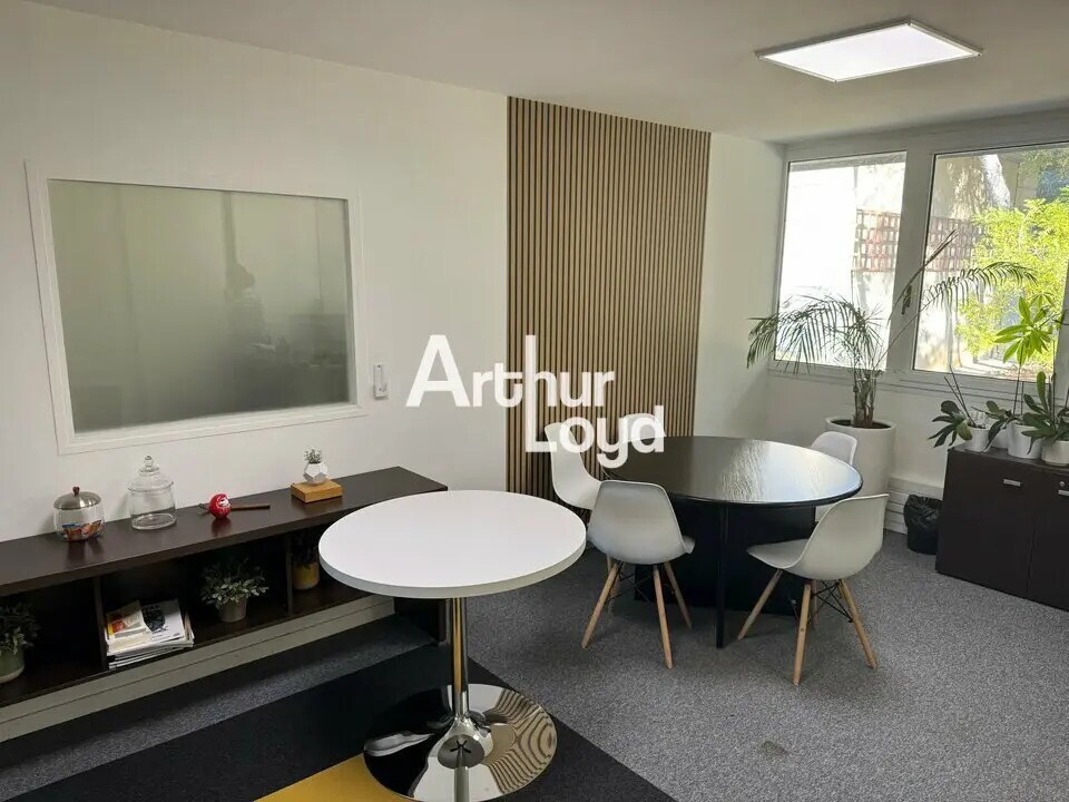 Office in Valbonne for lease Interior Photo- Image 1 of 10