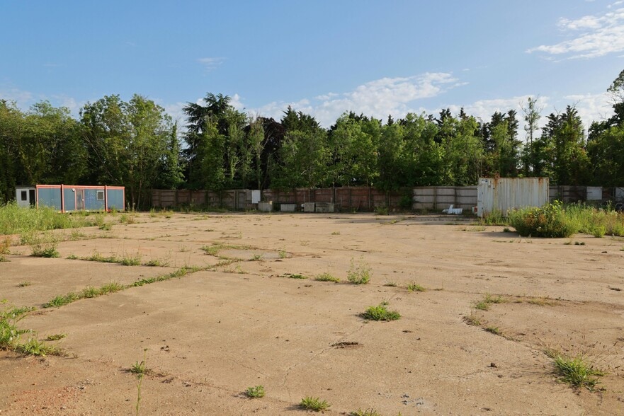 Grange Farm Ln, Chigwell for sale - Building Photo - Image 1 of 10