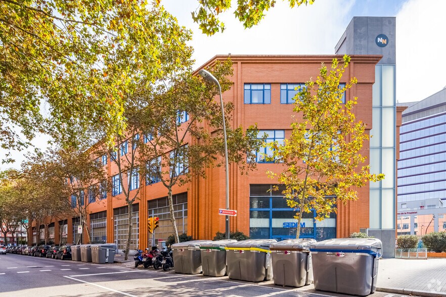 Passeig De La Zona Franca, 135-139, Barcelona, Barcelona for lease - Building Photo - Image 2 of 10