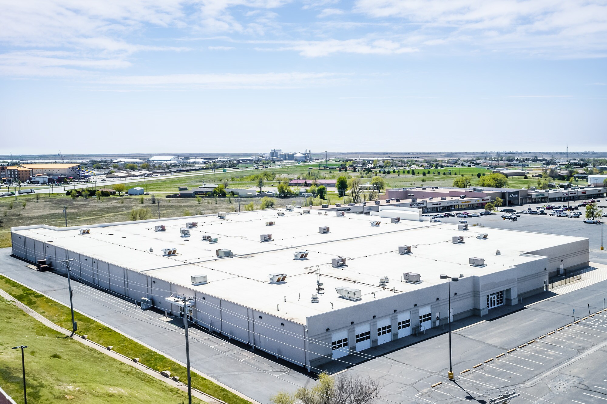 2310 E Kansas Ave, Garden City, KS 67846 - Retail for Lease | LoopNet.com