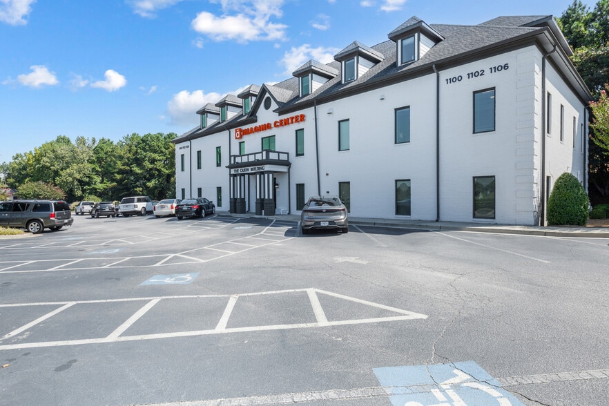 1100-1108 Hospital Dr, Stockbridge, GA for lease - Building Photo - Image 2 of 21