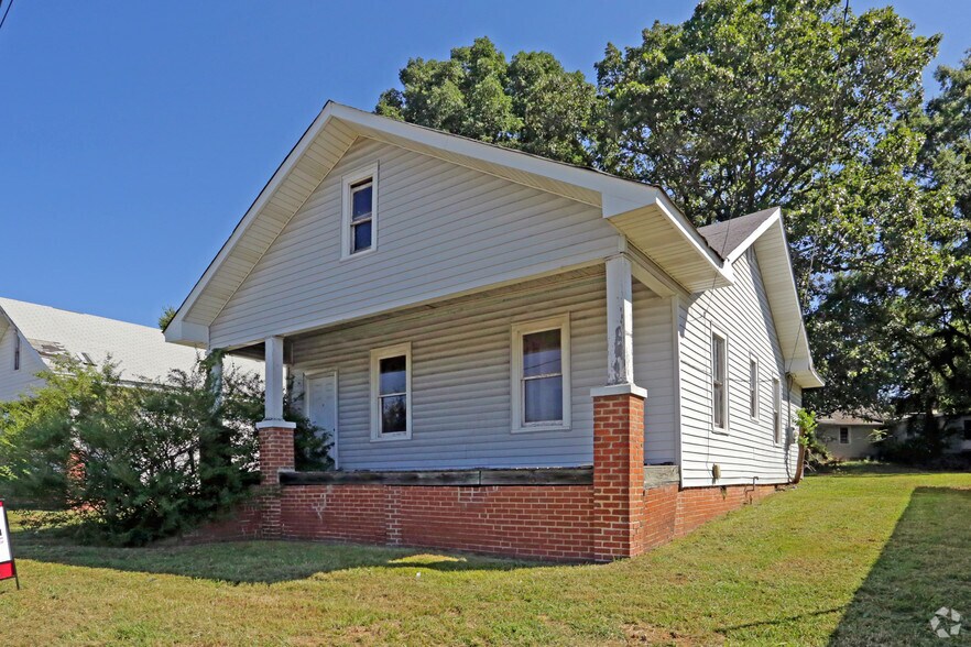 710 Durham Rd, Roxboro, NC 27573