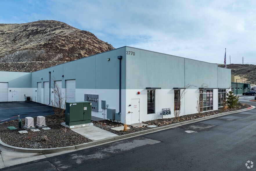 3770 Barron Way, Reno, NV for sale - Primary Photo - Image 1 of 1