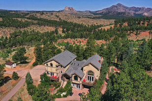 Thunder Butte Mountain Lodge - Motel