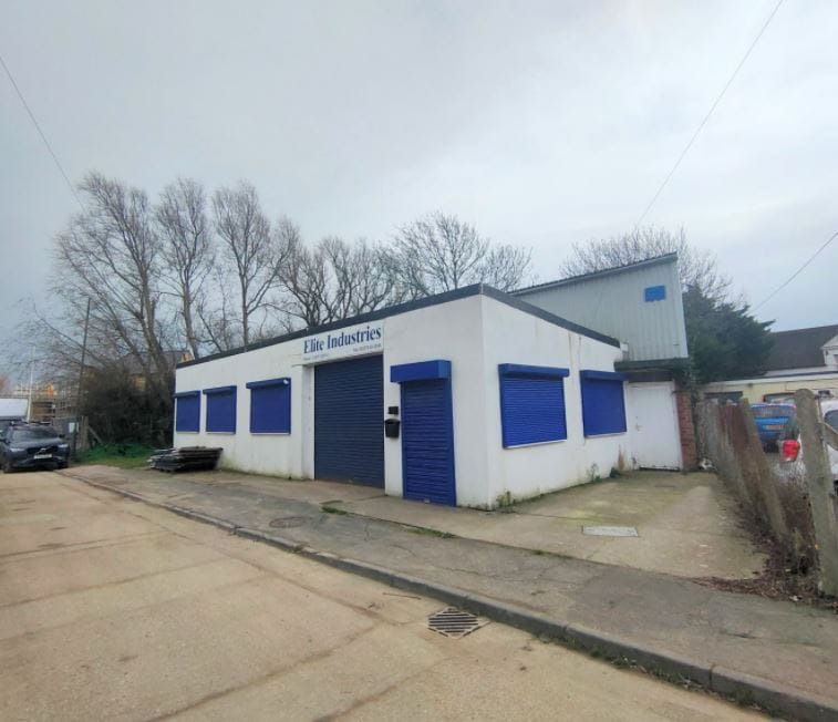 18 Railway Rd, Newhaven for sale Primary Photo- Image 1 of 1