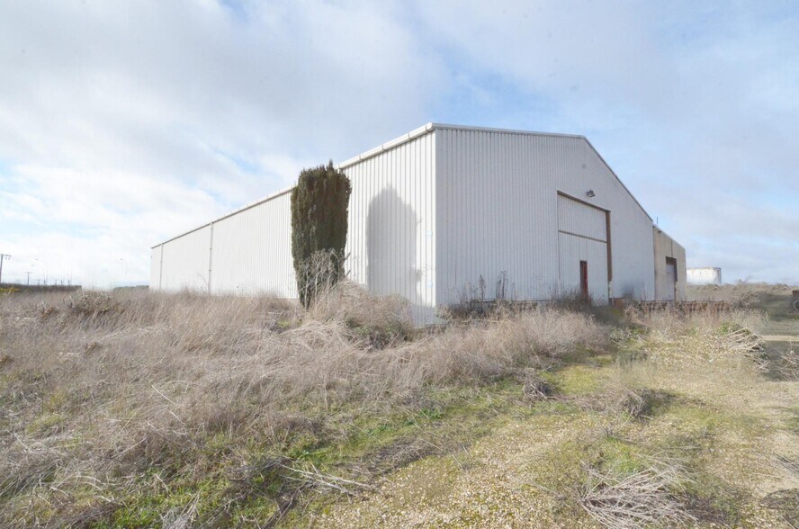 Industrial in Monterrubio de Armuña for sale - Building Photo - Image 1 of 40