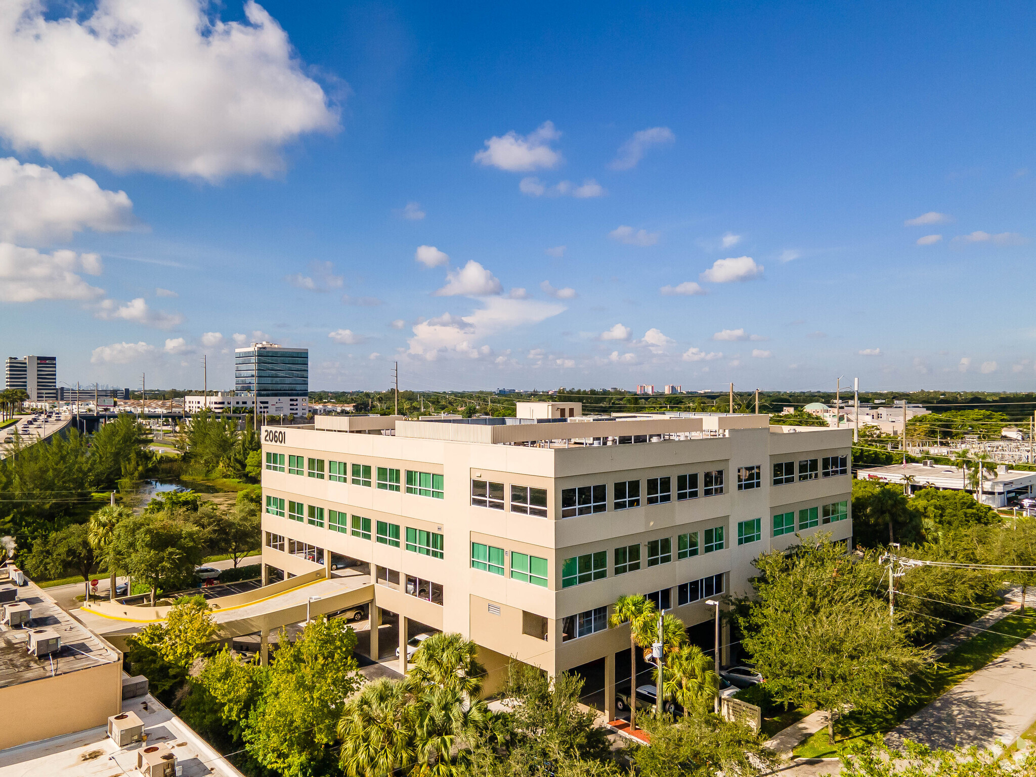 20601 E Dixie Hwy, Aventura, FL for lease Building Photo- Image 1 of 4