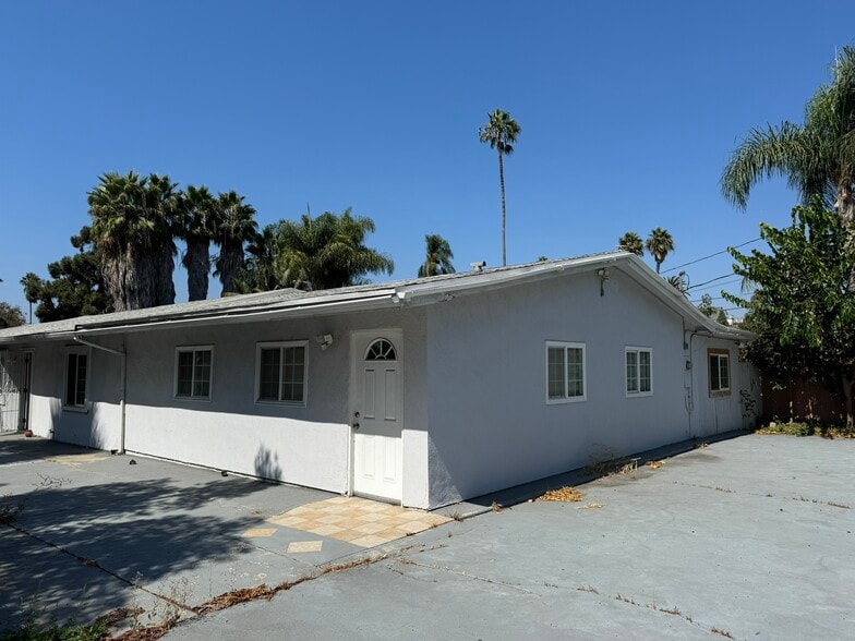 4669 W Olympic Blvd, Los Angeles, CA for sale - Building Photo - Image 1 of 9