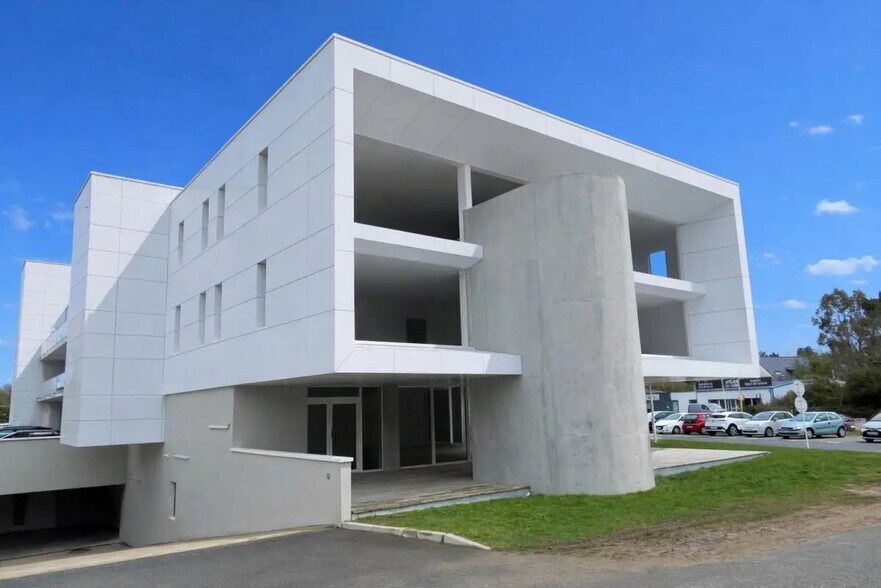 Office in Vannes for lease - Building Photo - Image 1 of 7