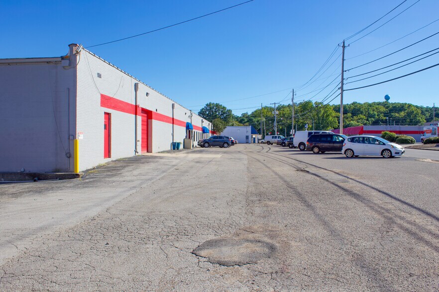 1004 Oster Dr, Huntsville, AL 35816