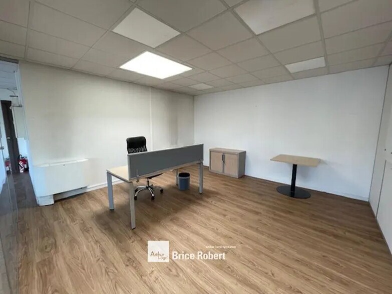 5 Rue Edison, Bron for lease - Interior Photo - Image 3 of 10