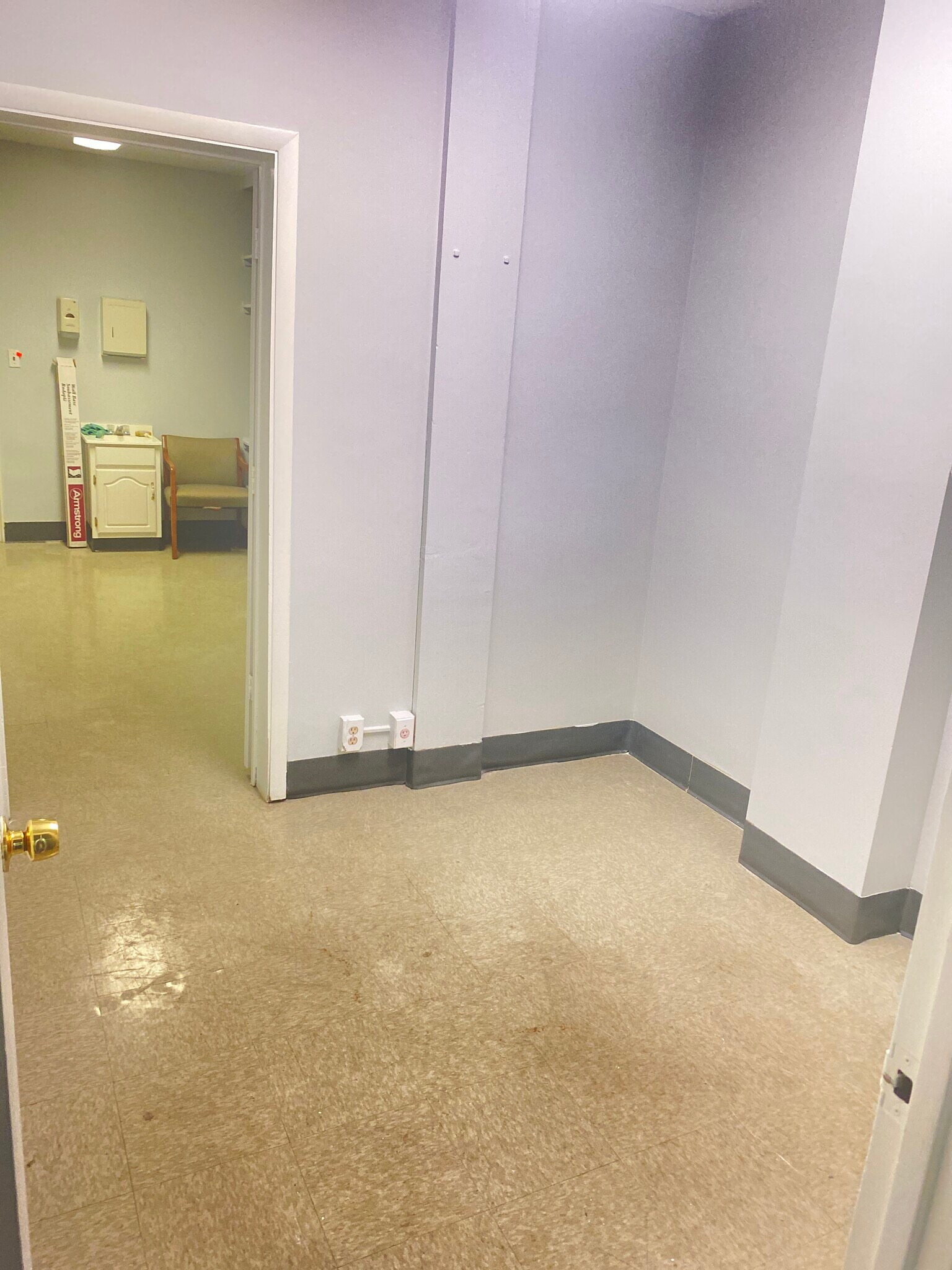 3601 Greenway, Baltimore, MD 21218 Carrollton Condominiums