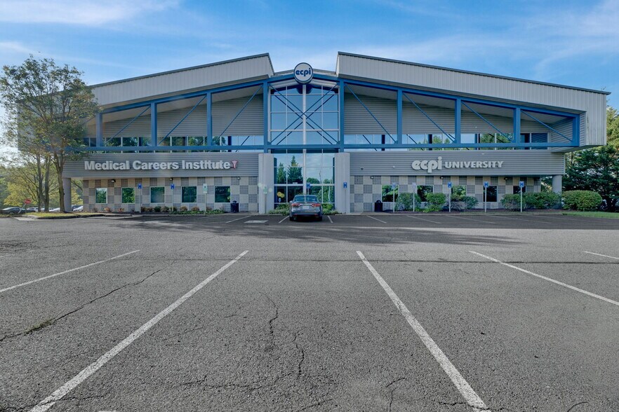 10021 Balls Ford Rd, Manassas, VA for lease - Building Photo - Image 1 of 15