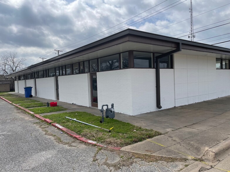 2601 S Texas Ave, Bryan, TX for lease - Building Photo - Image 2 of 6