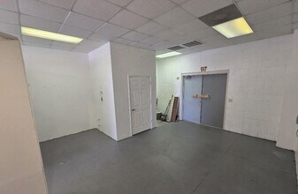 5905 Carolina Beach Rd, Wilmington, NC for lease Interior Photo- Image 2 of 2
