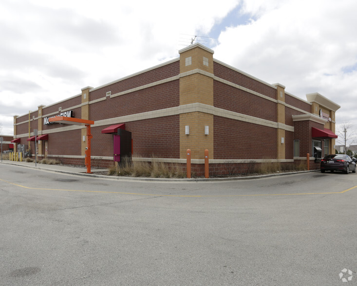 239-253 S Weber Rd, Romeoville, IL for lease - Building Photo - Image 3 of 9