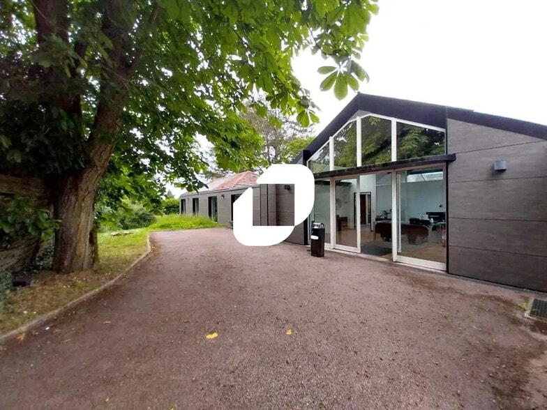 Office in Tacoignières for sale - Building Photo - Image 1 of 12